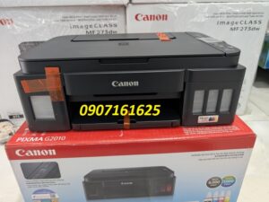Cận cảnh máy in Canon G2010 thiết kế nhỏ gọn, hiện đại với bình mực tích hợp gọn gàng phía trước, dễ dàng theo dõi lượng mực tiện lợi.
