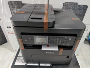 Canon MF273dw tích hợp khay nạp bản gốc tự động ADF 35 tờ giúp việc scan và photocopy tài liệu nhiều trang trở nên nhanh chóng hơn.